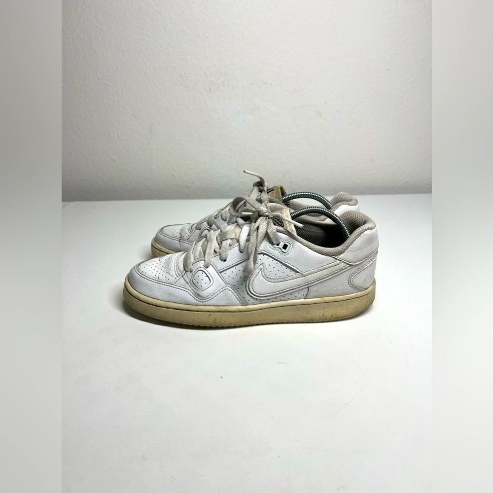 Nike Son of Force Sneakers Shoes White Size 6,5Y/ Women’s Size 8 615153-109